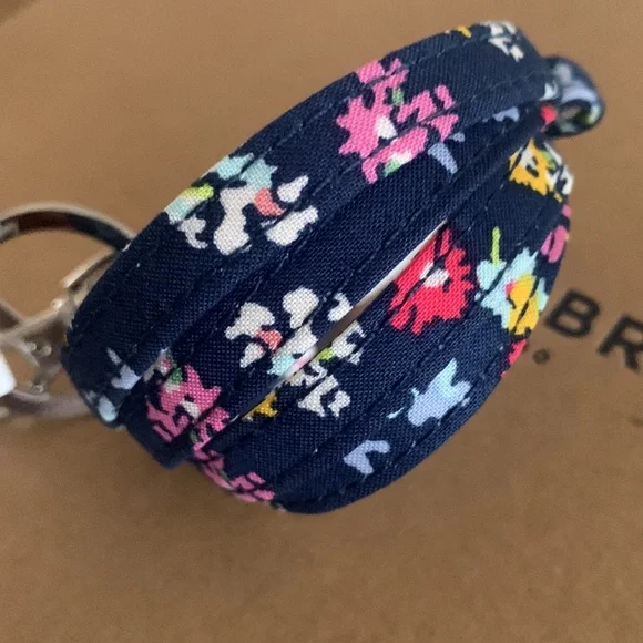 Vera Bradley Scattered Wildflowers lanyard. - Picture 4 of 5